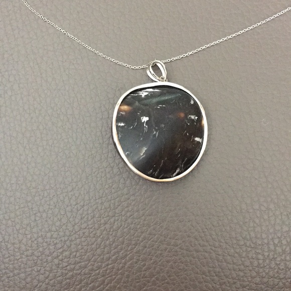 Lovely Pearl Pendant with Sterling Silver Chain - Picture 3 of 5